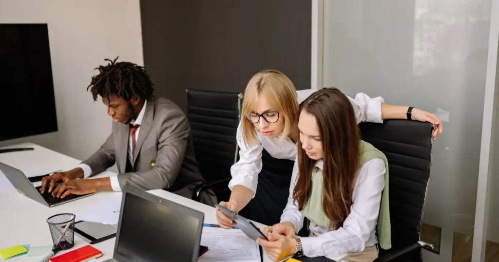 How Workplace Dress Code Improves Productivity and Comfort